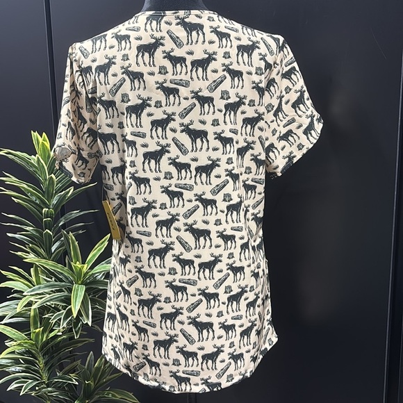 Revel Bobby Timberline Scrub,v-neck,hip pockets,1 double,slit sides,Moose,logs - Picture 5 of 10